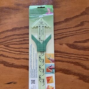 NEW Clover Nancy Zieman No Hassle Triange Gauge